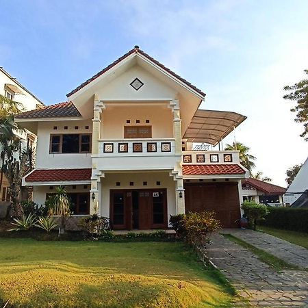 Villa Ohana Batu ภายนอก รูปภาพ
