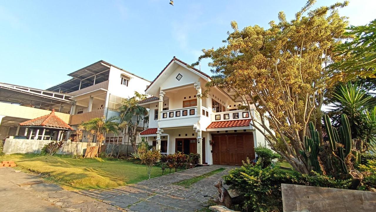 Villa Ohana Batu ภายนอก รูปภาพ