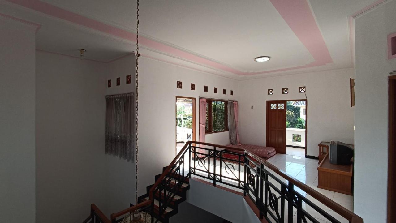 Villa Ohana Batu ภายนอก รูปภาพ