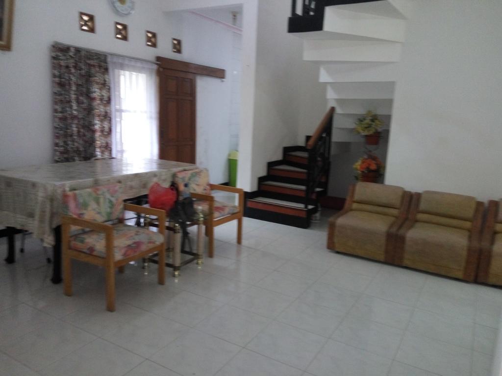 Villa Ohana Batu ภายนอก รูปภาพ